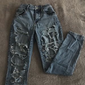 Ripped Boyfriend Jeans